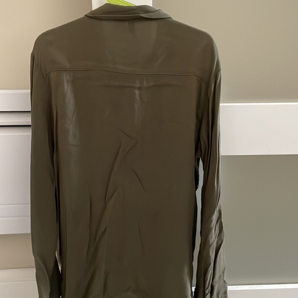 H&M green blouse - Picture 3 of 3